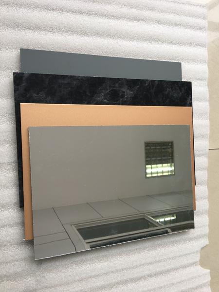 Glatte schwarze/weiße plattierte Isolierungs-Aluminiumplatten mit Wind - Druckfestigkeit