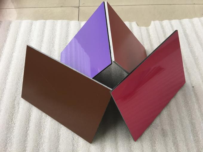 Silberne/purpurrote zusammengesetzte Aluminiumplatten-glatte Oberfläche ACPs für Wand-Dekoration